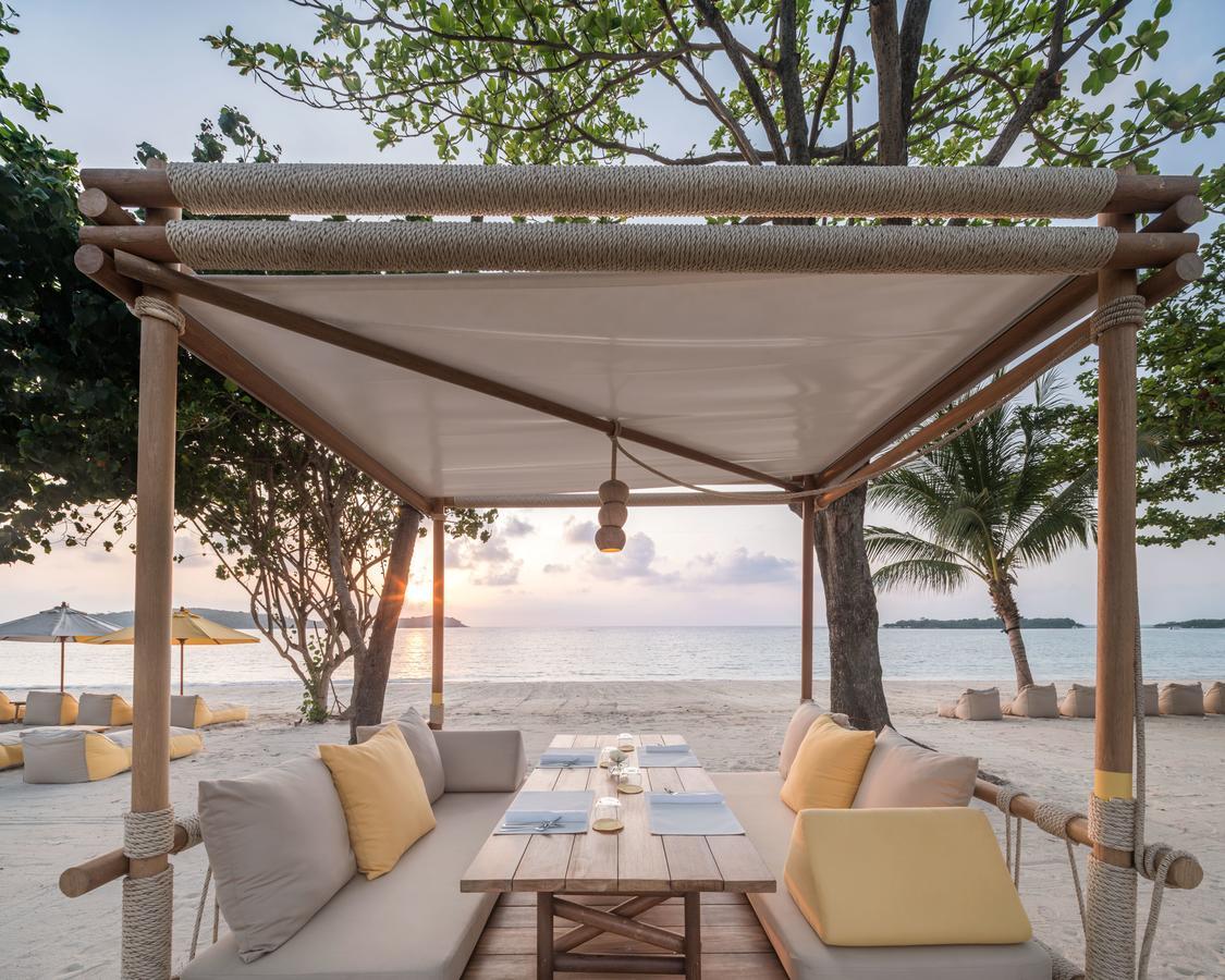 Sala Samui Chaweng Beach Resort Esterno foto Beachfront at The Standard