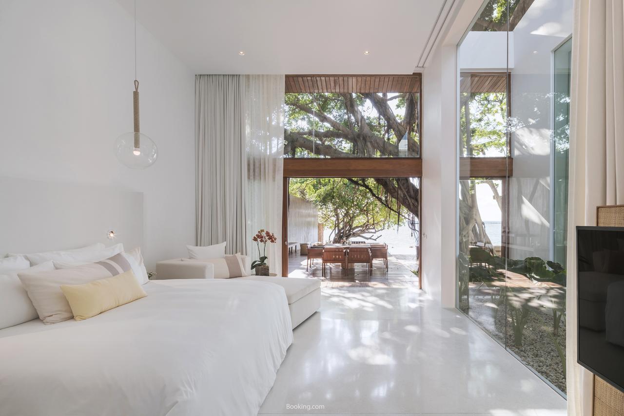 Sala Samui Chaweng Beach Resort Esterno foto The interior of a suite at the hotel