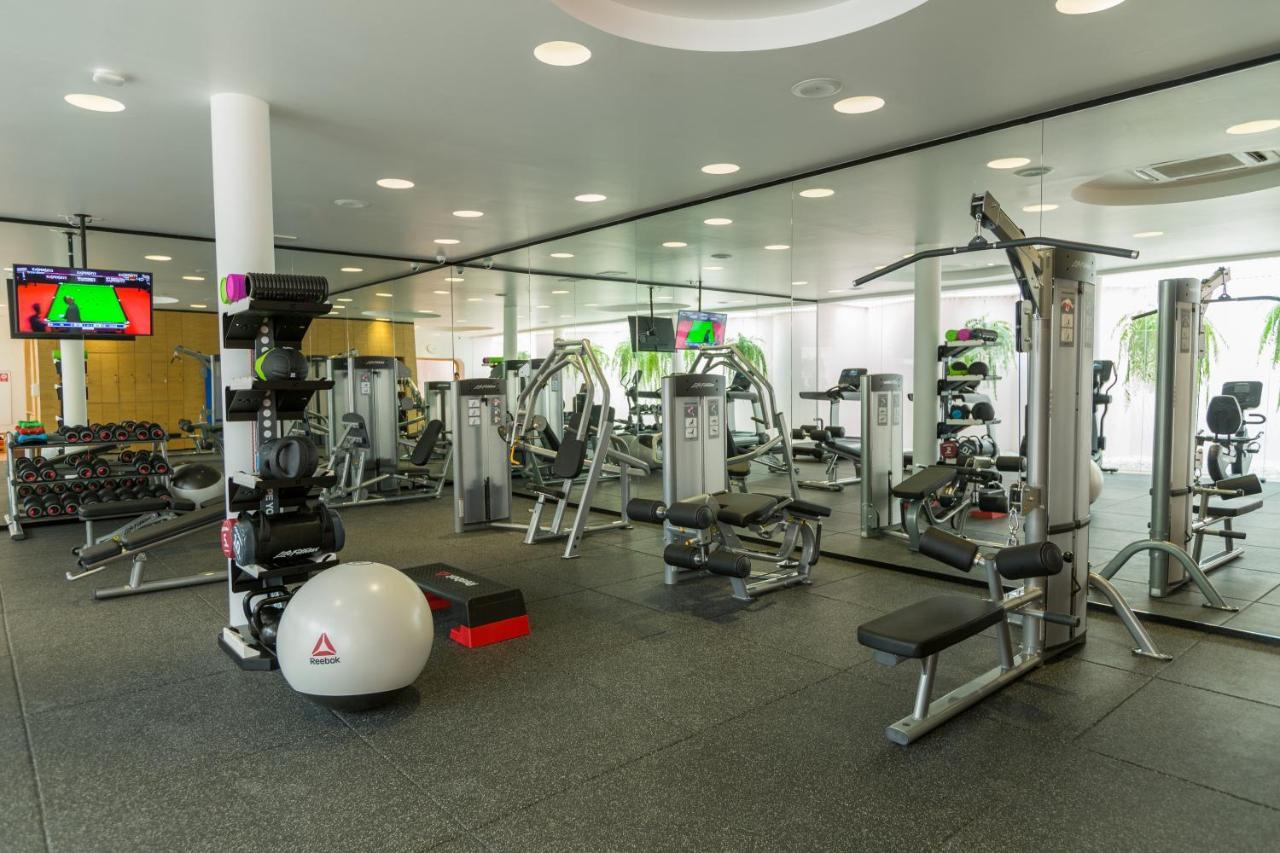 Sala Samui Chaweng Beach Resort Esterno foto The gym at the hotel
